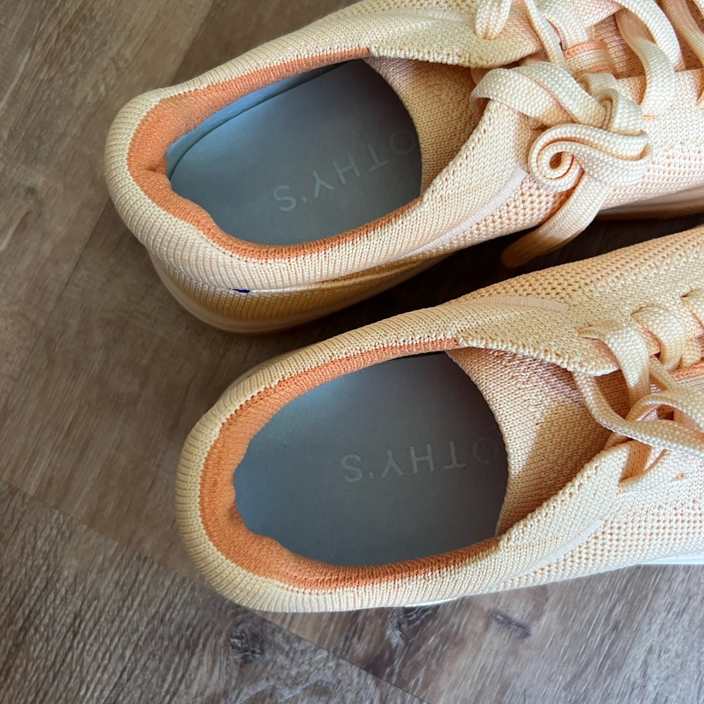 Creamsicle Rothy Sneakers - Picture 5 of 10